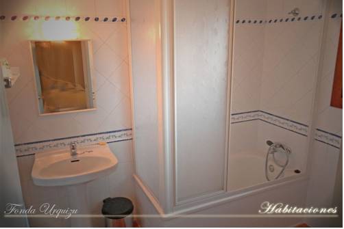 Imagen de la habitación del Fonda Urquizu. Foto 7