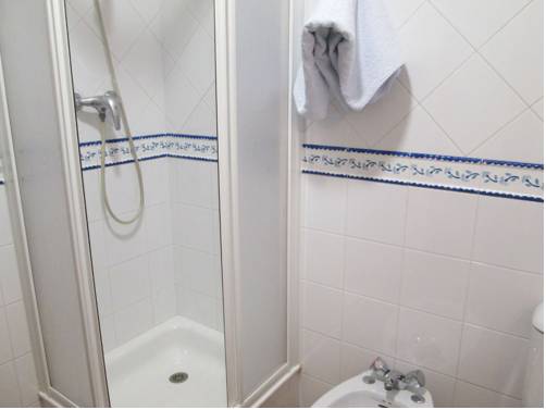 Imagen de la habitación del Fonda Urquizu. Foto 10