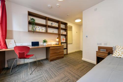 Imagen de la habitación del For Students Only - Private Ensuite Rooms with Shared Kitchen at Bagot Street Student Accommodation. Foto 19