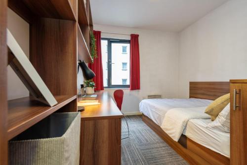 Imagen de la habitación del For Students Only - Private Ensuite Rooms with Shared Kitchen at Bagot Street Student Accommodation. Foto 20
