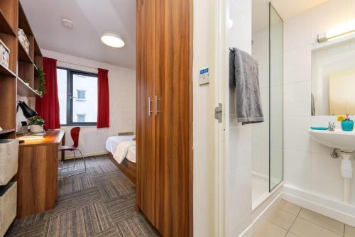 Imagen general del For Students Only - Private Ensuite Rooms with Shared Kitchen at Bagot Street Student Accommodation. Foto 14