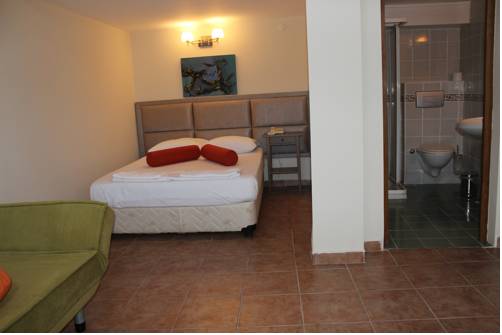 Imagen de la habitación del Ford Hotel. Foto 1