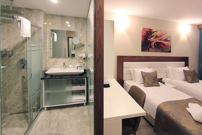 Imagen de la habitación del Forum Suite Hotel. Foto 3