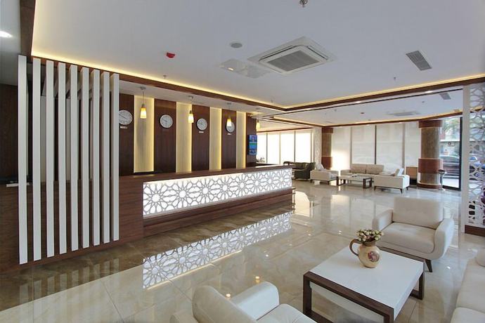 Imagen de los interiores del Forum Suite Hotel. Foto 12