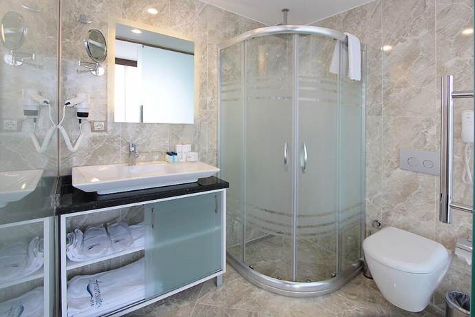 Imagen de la habitación del Forum Suite Hotel. Foto 11
