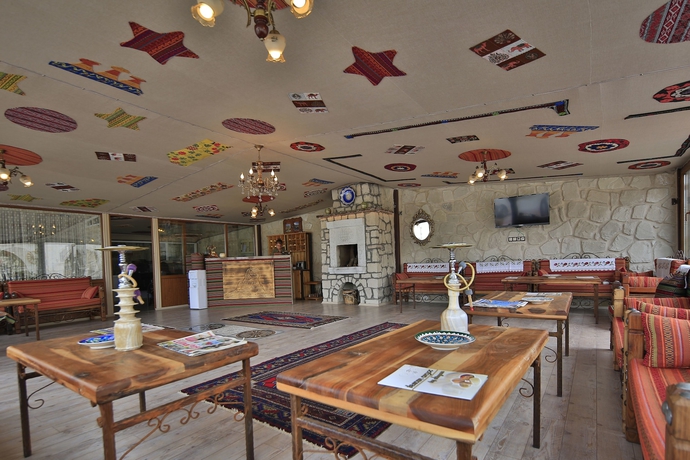 Imagen de los interiores del Fosil Cave Hotel. Foto 18
