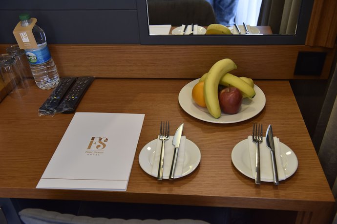 Imagen de la habitación del Four Seven Hotel. Foto 8