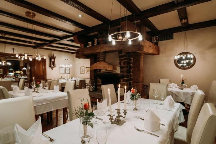 Imagen del bar/restaurante del Fr&auml;nkischer Gasthof Hotel Zum Koppen. Foto 6