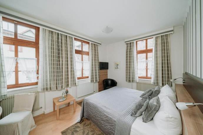 Imagen de la habitación del Fr&auml;nkischer Gasthof Hotel Zum Koppen. Foto 19