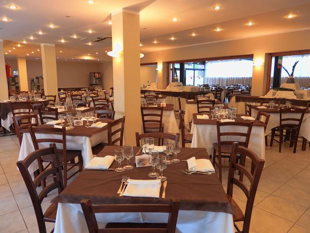 Imagen del bar/restaurante del Fruit Village Crotone Casarossa. Foto 4