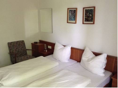 Imagen de la habitación del Fr&uuml;hst&uuml;ckspension Anna Maria. Foto 6