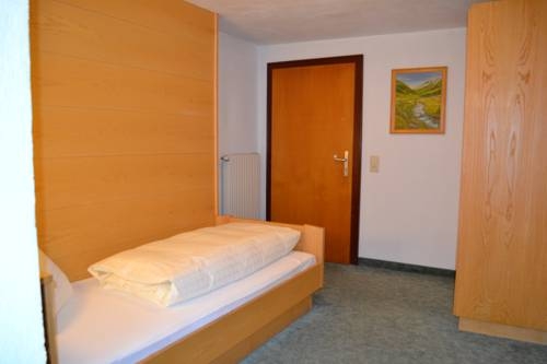 Imagen de la habitación del Fr&uuml;hst&uuml;ckspension T&uuml;rtscher. Foto 55