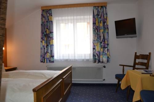 Imagen de la habitación del Fr&uuml;hst&uuml;ckspension T&uuml;rtscher. Foto 57