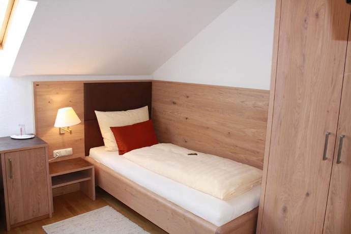 Imagen de la habitación del Fr&uuml;hst&uuml;ckspension WAGNER. Foto 11