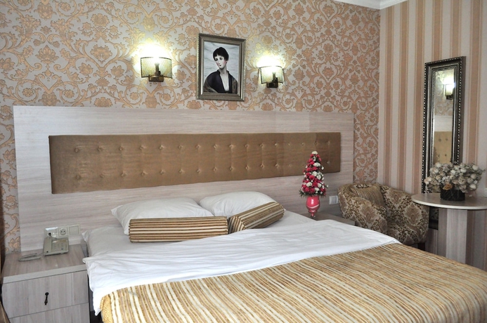 Imagen de la habitación del Fuar Hotel. Foto 6