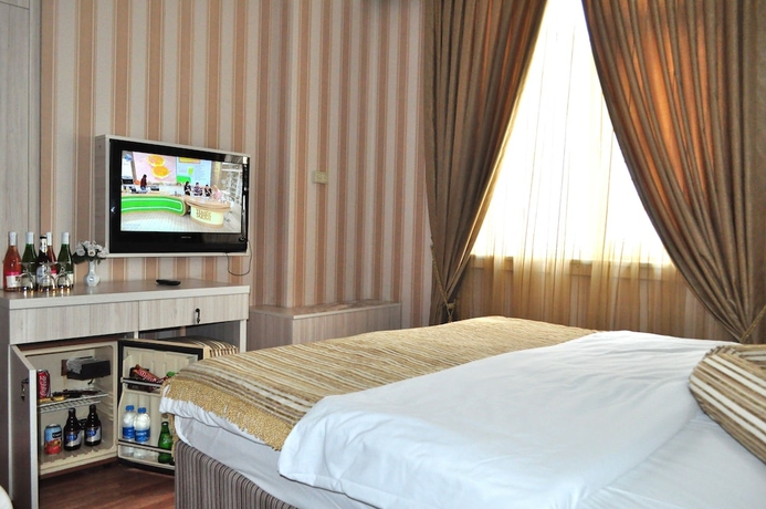 Imagen de la habitación del Fuar Hotel. Foto 12