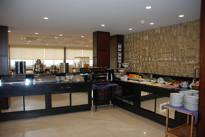 Imagen de los exteriores del Fuar Hotel. Foto 15