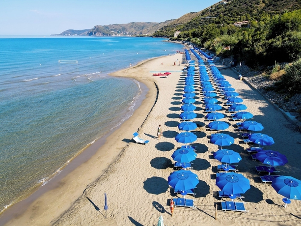 Imagen de los exteriores del Futura Club Cilento. Foto 14