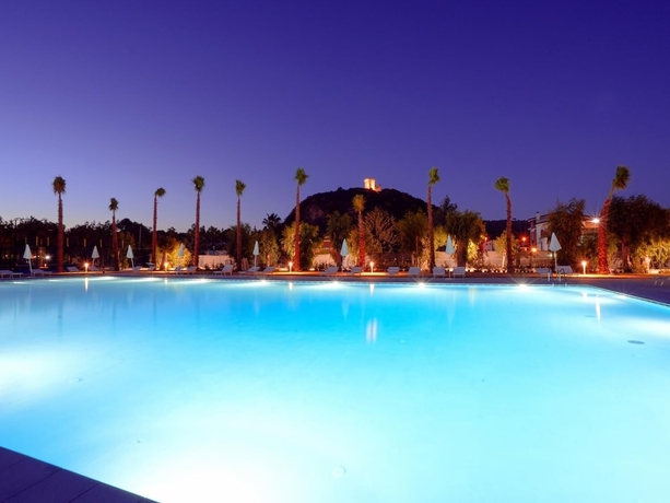 Imagen de la piscina del Futura Club Eleamare. Foto 14