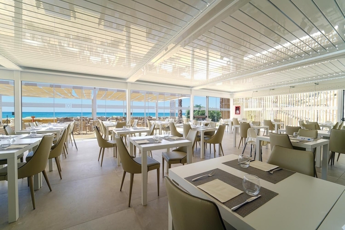 Imagen del bar/restaurante del Futura Club Eleamare. Foto 3