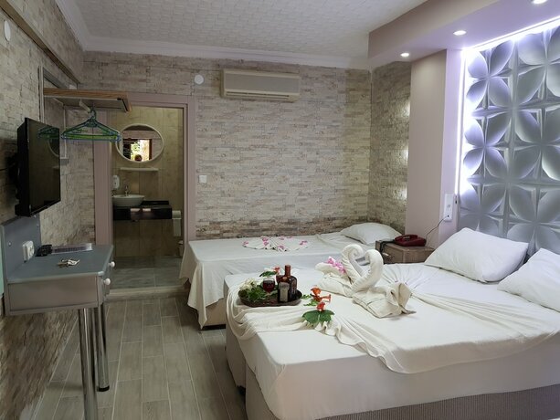 Imagen de la habitación del GARDEN RUYA HOTEL. Foto 16