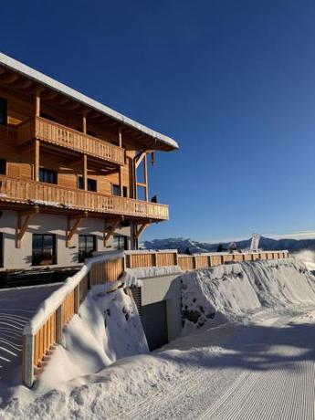 Imagen general del GLOCKNERALM - HIKING- and SKIHOTEL exklusively accessible by cable car. Foto 2
