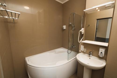 Imagen de la habitación del GOLDEN RING, Tern&oacute;pil. Foto 9