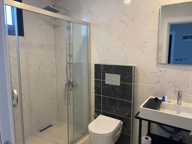 Imagen de la habitación del GRAND &Ouml;ZALP AİRPORT HOTEL. Foto 9