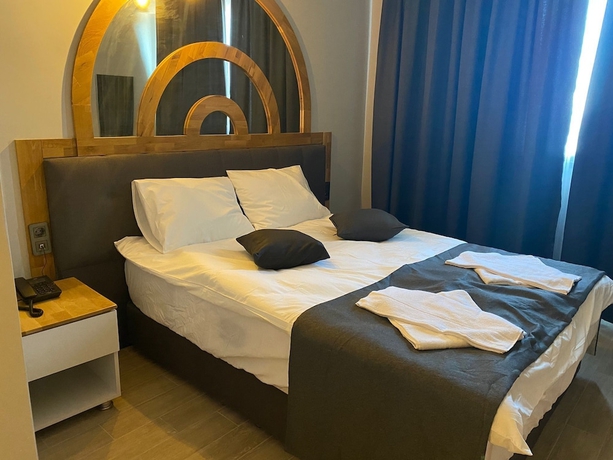 Imagen de la habitación del GRAND &Ouml;ZALP AİRPORT HOTEL. Foto 11