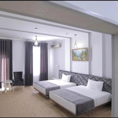 Imagen de la habitación del GRAND SARBON HOTEL. Foto 16