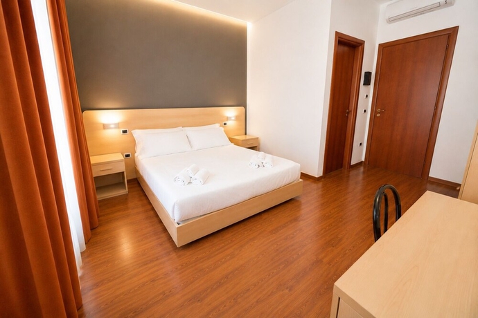 Imagen de la habitación del GRIF HOTEL. Foto 8