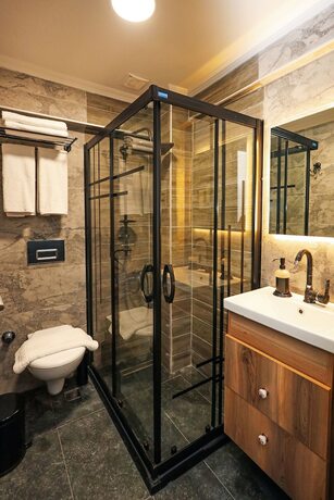 Imagen de la habitación del Galata Masterpiece Hotel. Foto 17