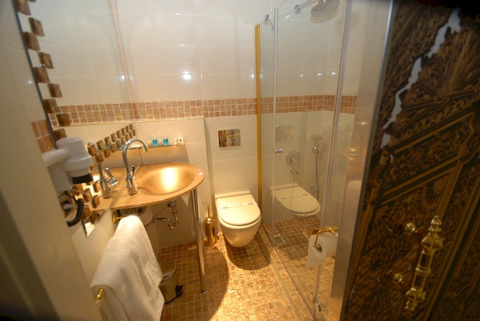 Imagen de la habitación del Galata Palace Hotel. Foto 5
