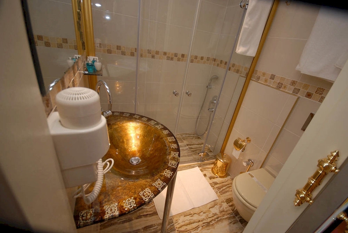 Imagen de la habitación del Galata Palace Hotel. Foto 7