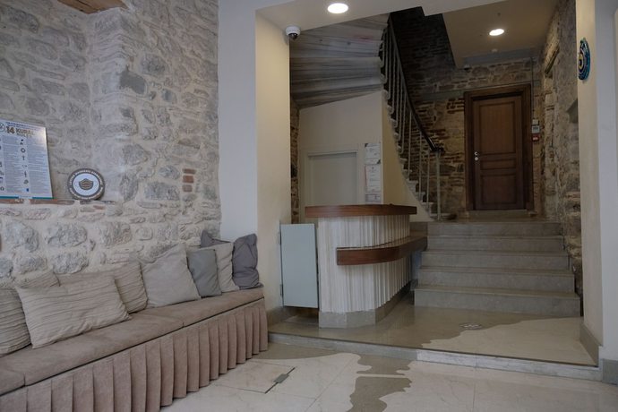 Imagen de los interiores del Galatahan Hotel. Foto 19