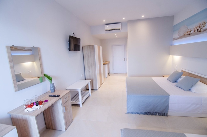 Imagen de la habitación del Galazio Beach. Foto 17