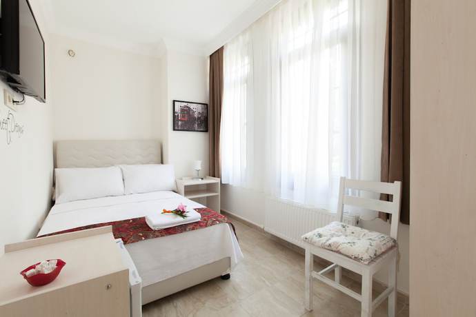 Imagen de la habitación del Galley Hotel. Foto 6