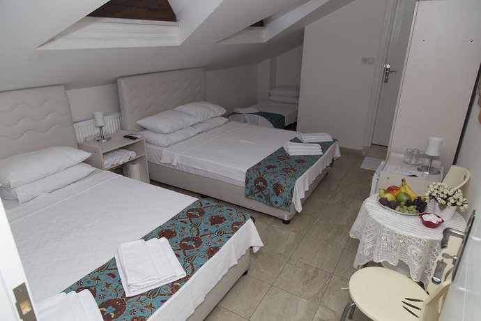 Imagen de la habitación del Galley Hotel. Foto 11