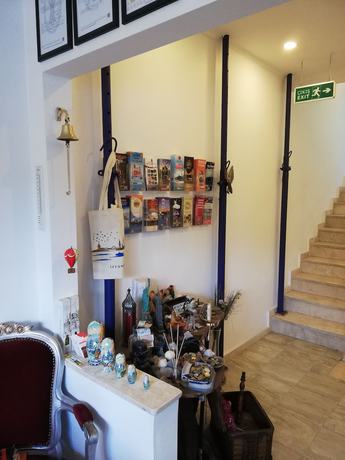 Imagen de los interiores del Galley Hotel. Foto 17