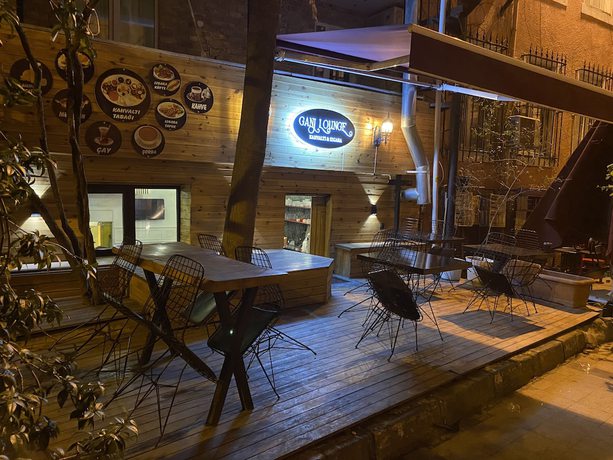 Imagen del bar/restaurante del Ganj Hotel. Foto 1