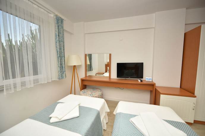 Imagen de la habitación del Garden Ada Hotel. Foto 11