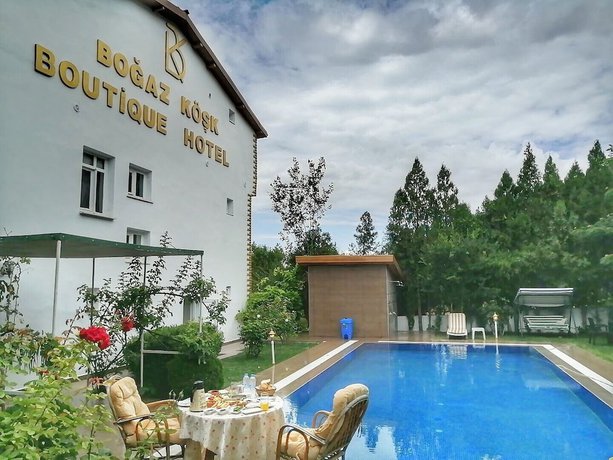 Imagen de la piscina del Garden Otel Amasya. Foto 20