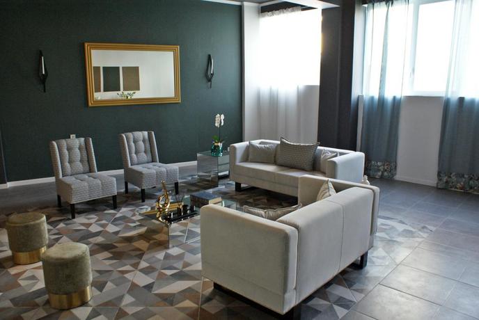 Imagen de los interiores del Garden Prince Suites. Foto 7