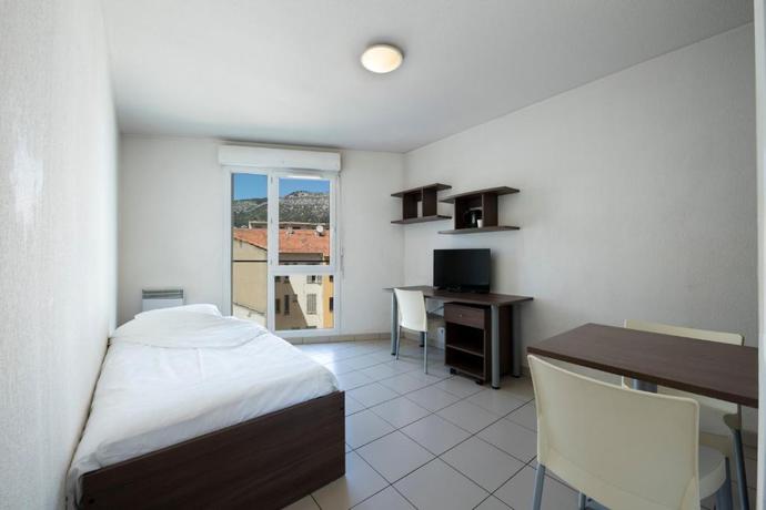 Imagen de la habitación del Garden & City Toulon. Foto 10