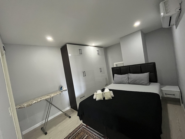 Imagen de la habitación del Gardenya Lara Suit Hotel. Foto 11