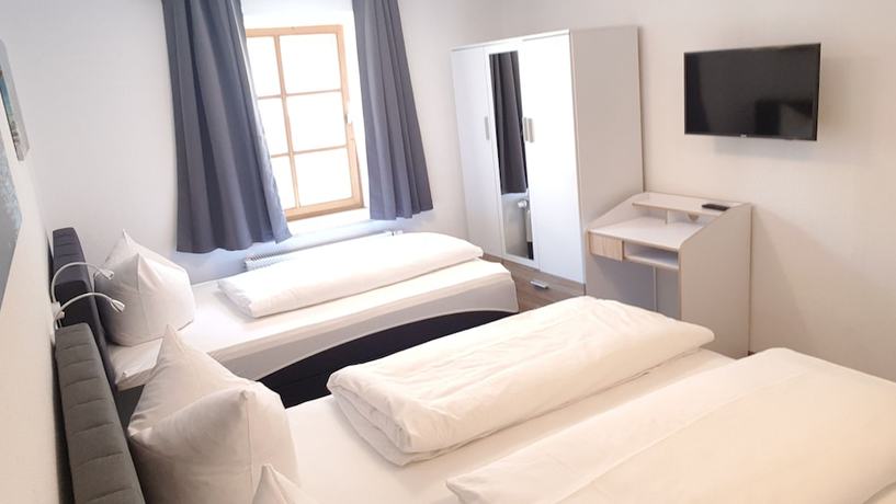 Imagen de la habitación del Garni City Hotel. Foto 6