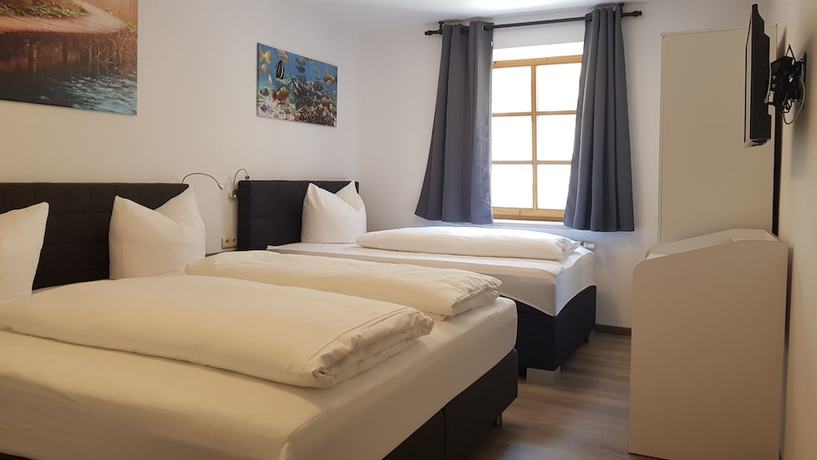 Imagen de la habitación del Garni City Hotel. Foto 8