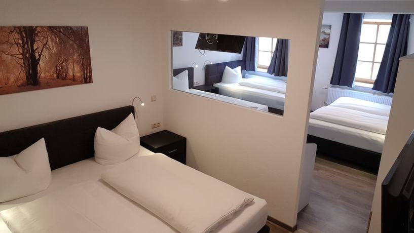 Imagen de la habitación del Garni City Hotel. Foto 17