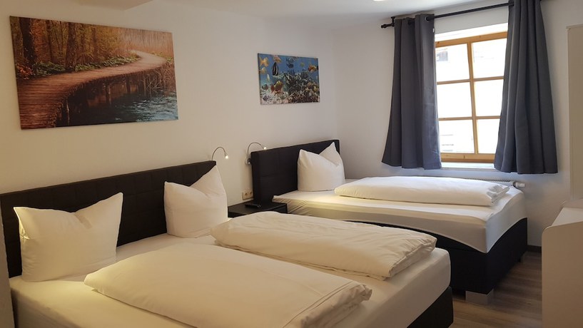 Imagen de la habitación del Garni City Hotel. Foto 18