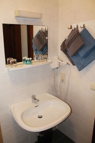 Imagen de la habitación del Garni Hotel Post. Foto 11
